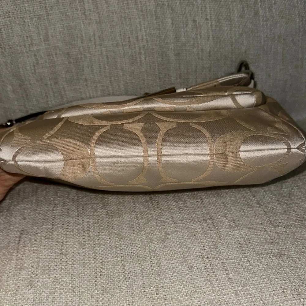 Coach hobo bag - Picture 14 of 15